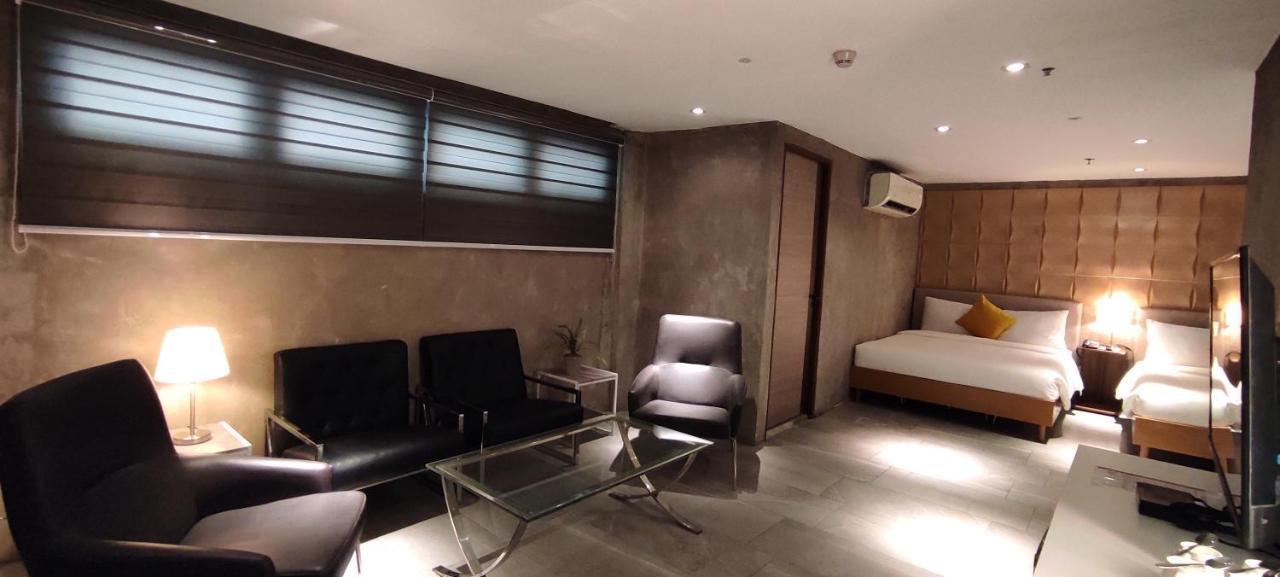 City Park Hotel Residences Taguig Zewnętrze zdjęcie