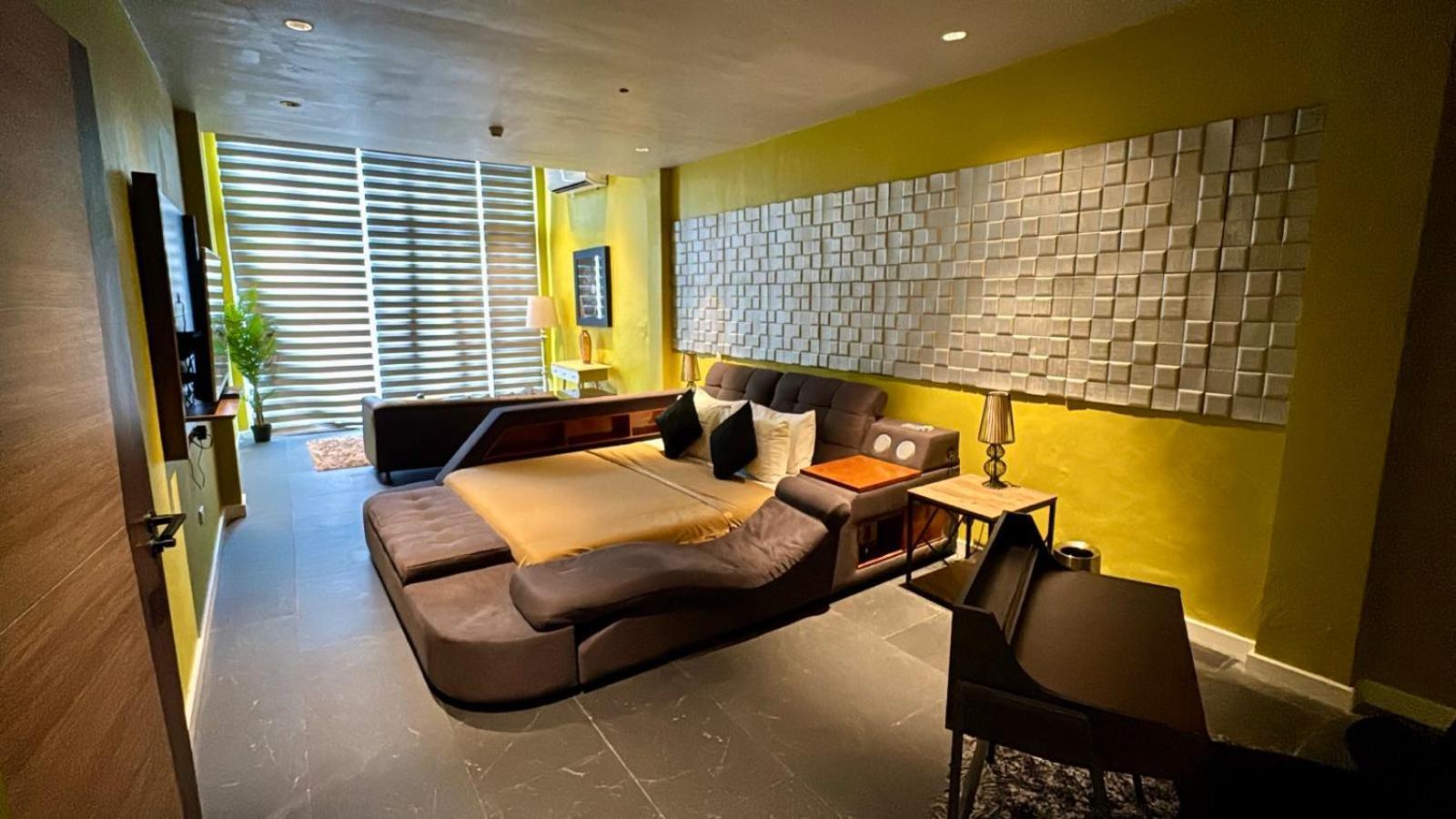City Park Hotel Residences Taguig Zewnętrze zdjęcie