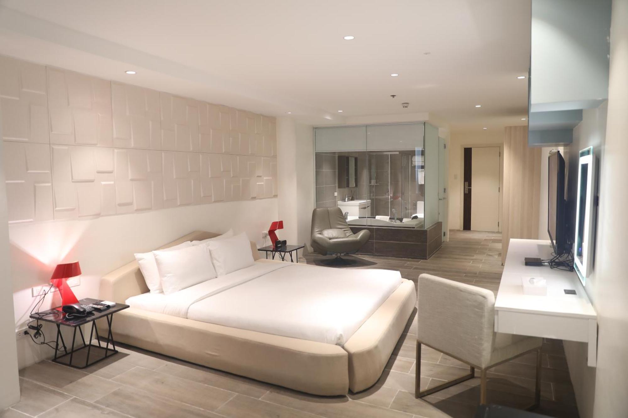 City Park Hotel Residences Taguig Zewnętrze zdjęcie