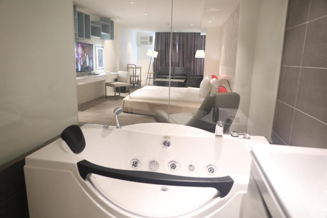 City Park Hotel Residences Taguig Zewnętrze zdjęcie